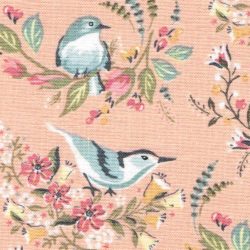 Tissu rose avec de jolis oiseaux
